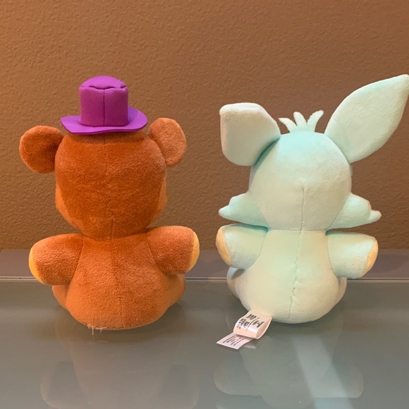Five Nights at Freddy’s Plush Toy Set - Picture 4 of 6